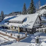 Martin & Kristyna Hotel
