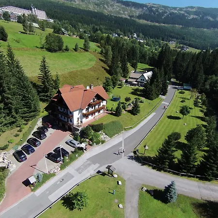 Martin & Kristyna Špindlerŭv Mlýn