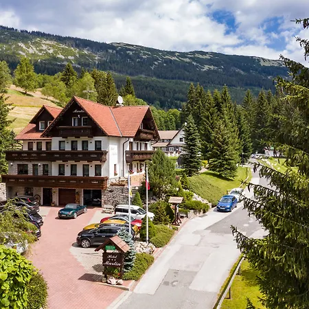 Martin & Kristyna 호텔 3*