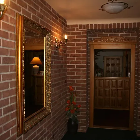 Martin & Kristyna 호텔