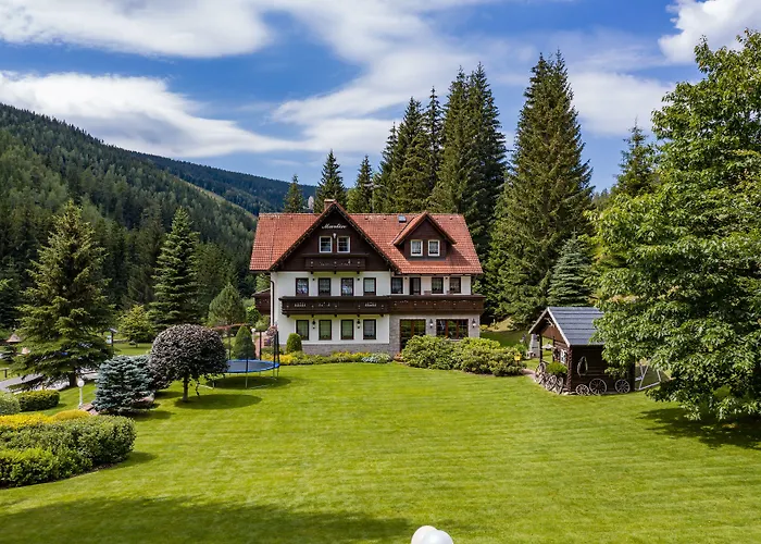 Martin & Kristyna Szálloda