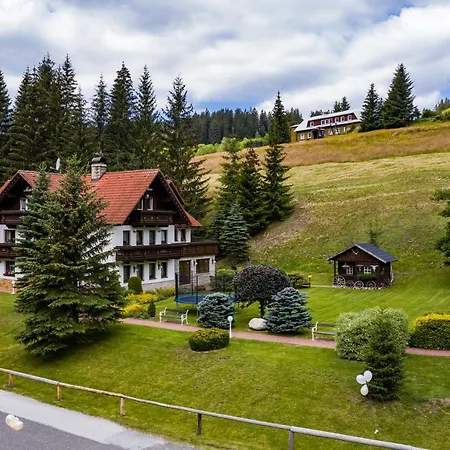 Martin & Kristyna Hotel 3*