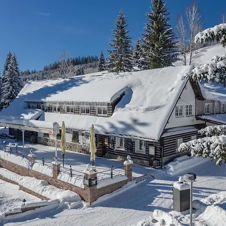 Martin & Kristyna Hotel