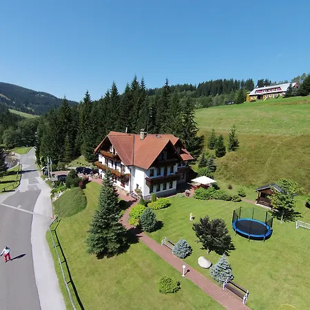 فندق Martin & Kristyna