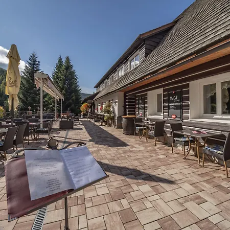 Martin & Kristyna Hotel 3*