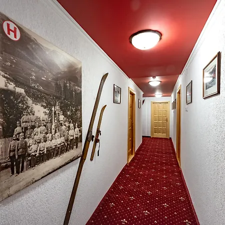 Martin & Kristyna Hotel Szpindlerowy Młyn